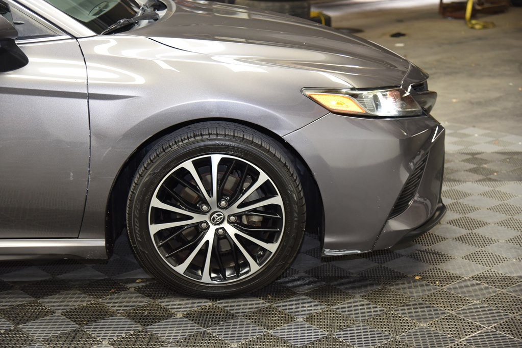 2018 Toyota Camry Image 39