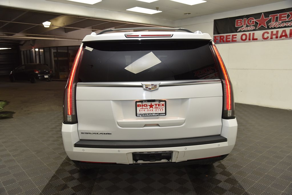 2017 Cadillac Escalade Image 4