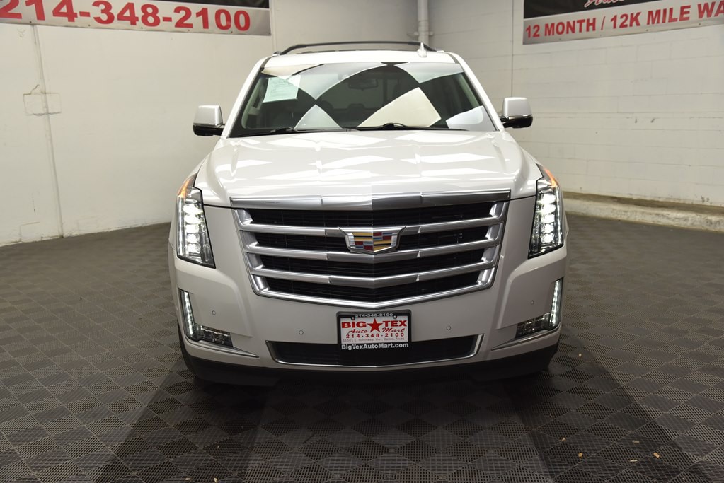 2017 Cadillac Escalade Image 8