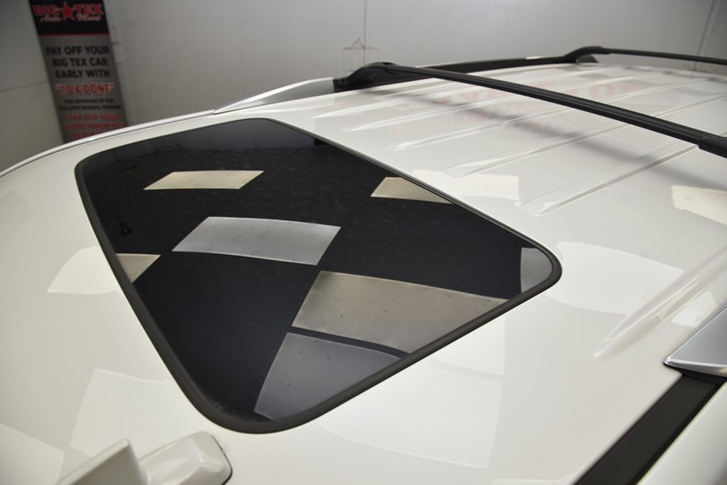 2017 Cadillac Escalade Image 9