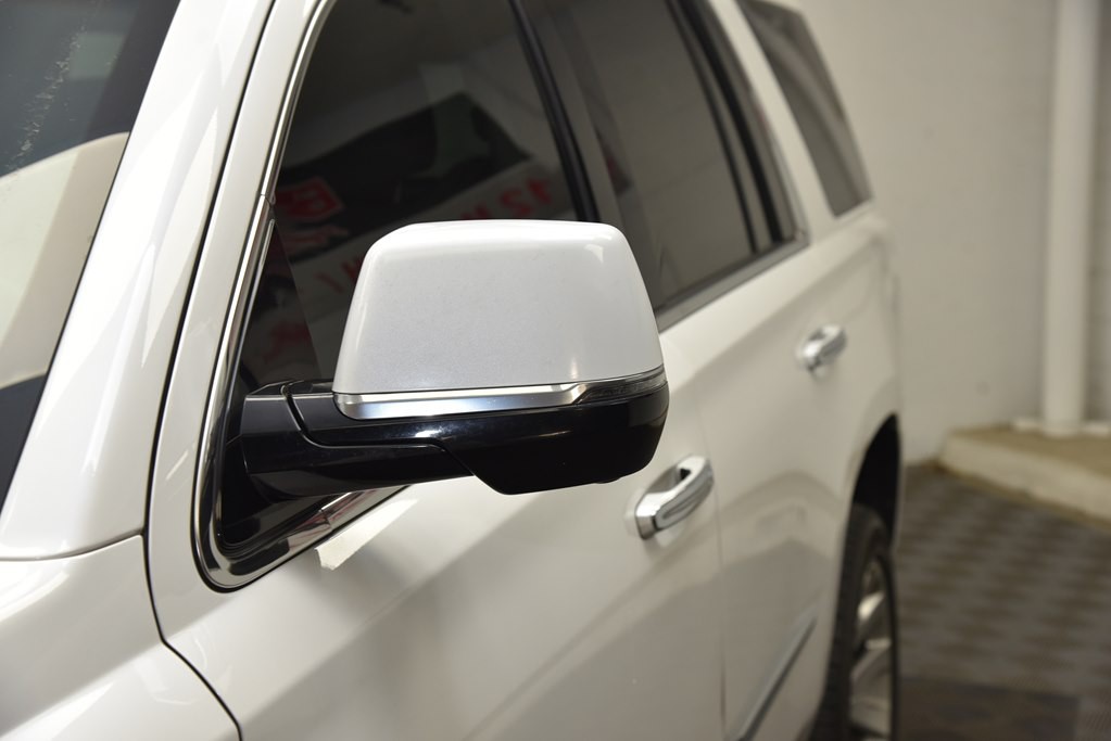 2017 Cadillac Escalade Image 10