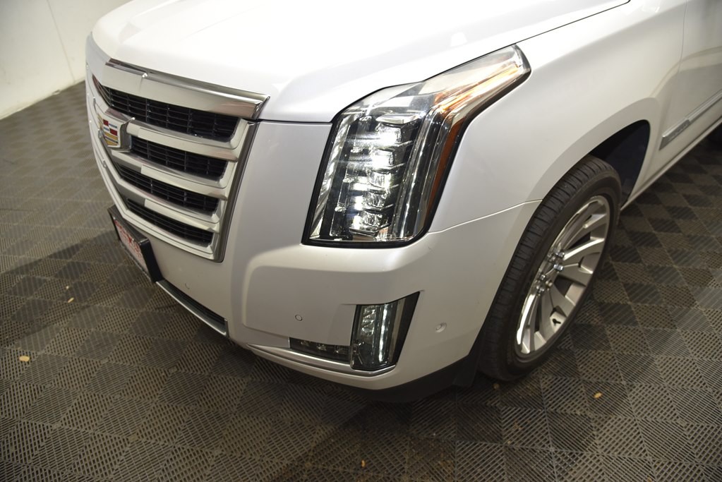 2017 Cadillac Escalade Image 11