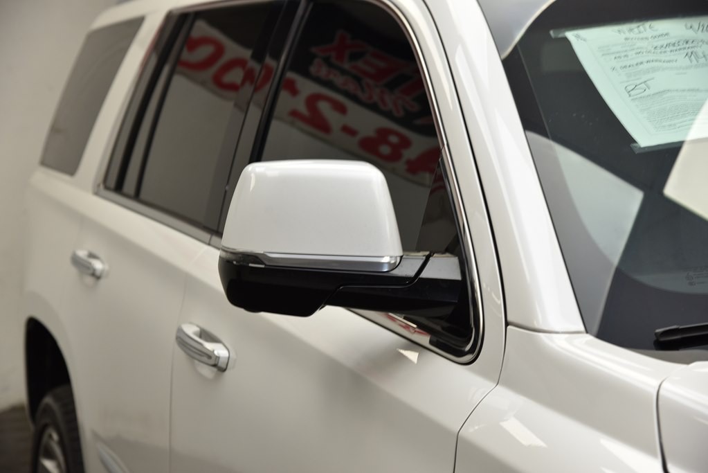 2017 Cadillac Escalade Image 13