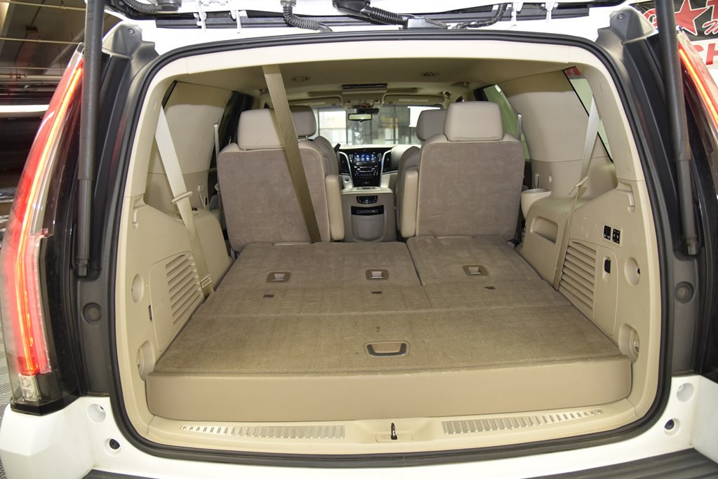 2017 Cadillac Escalade Image 17