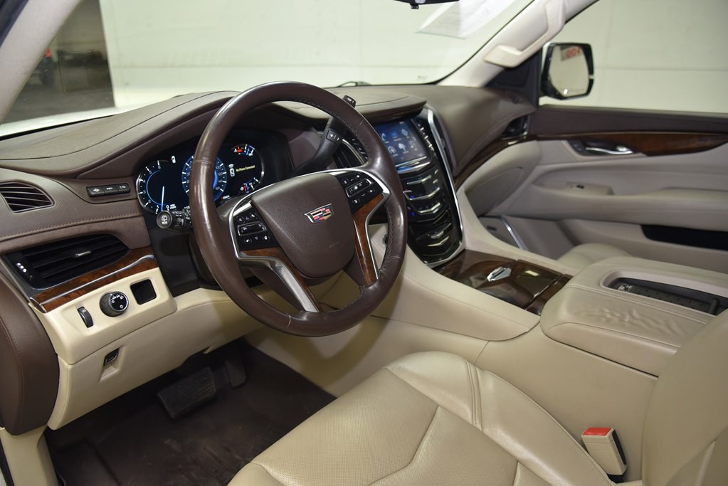 2017 Cadillac Escalade Image 22