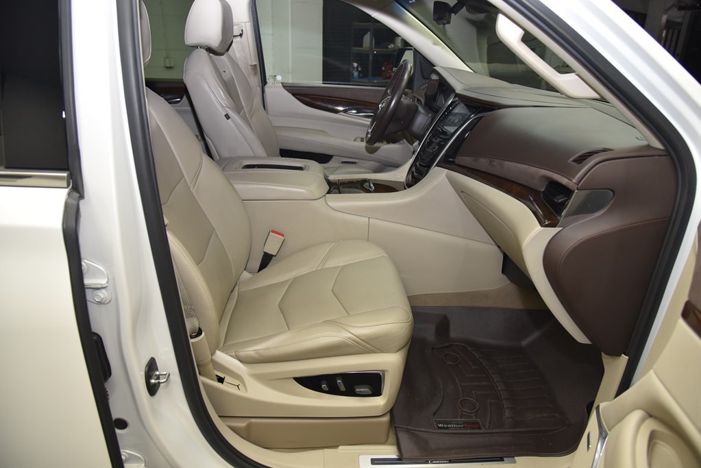 2017 Cadillac Escalade Image 25