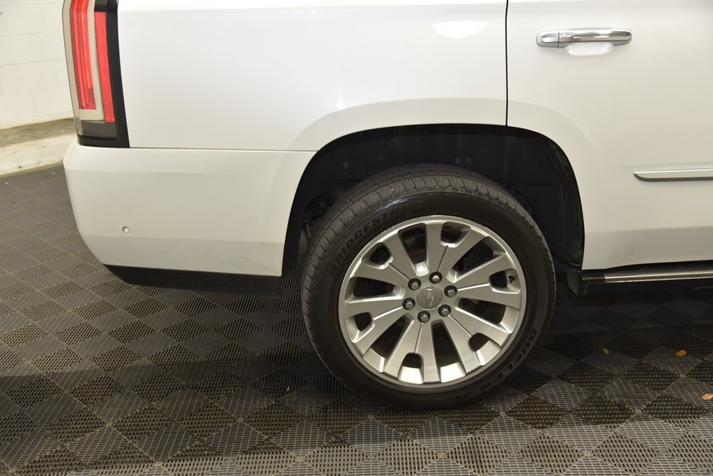 2017 Cadillac Escalade Image 30