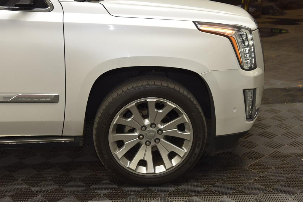 2017 Cadillac Escalade Image 31