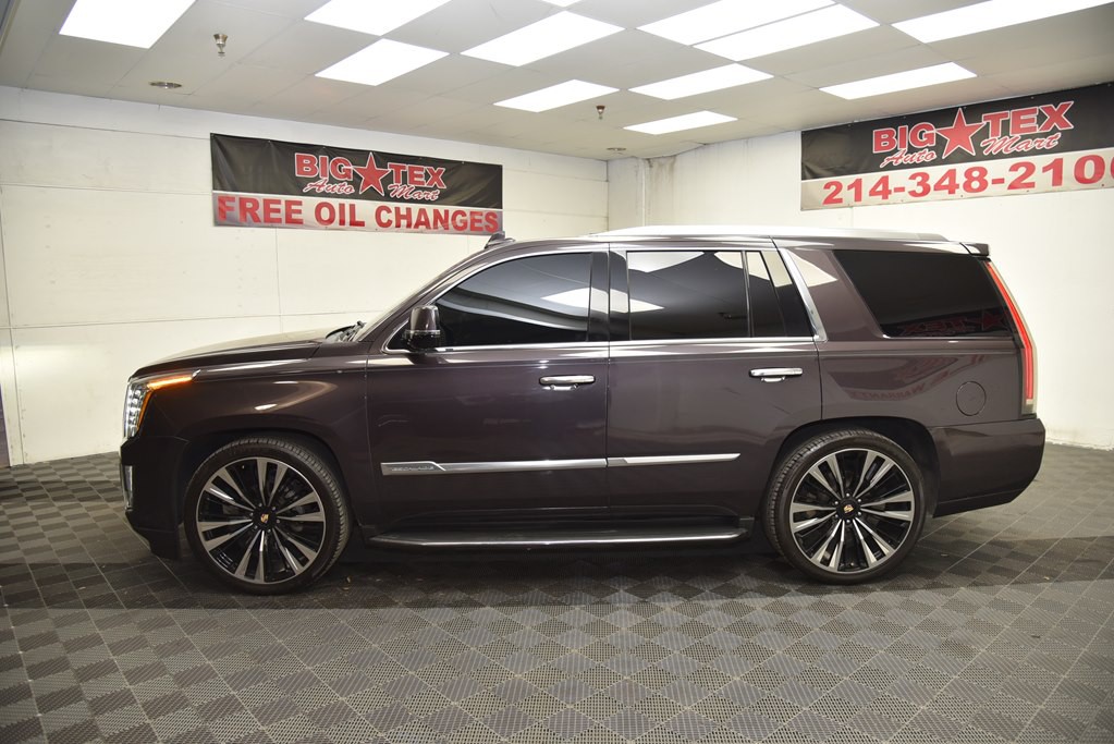 2016 Cadillac Escalade Image 2