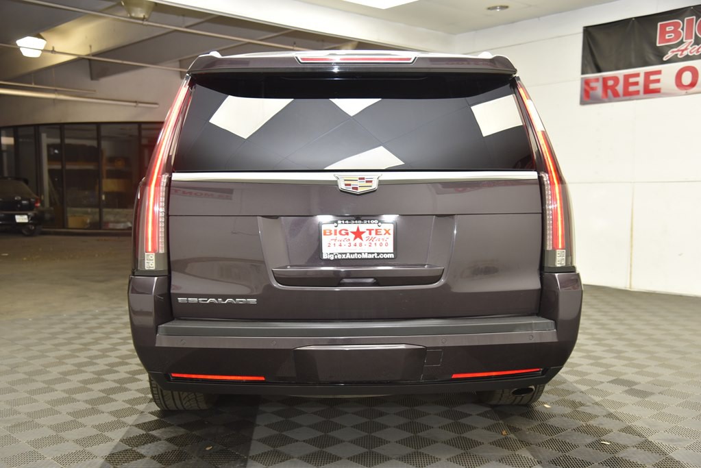 2016 Cadillac Escalade Image 4