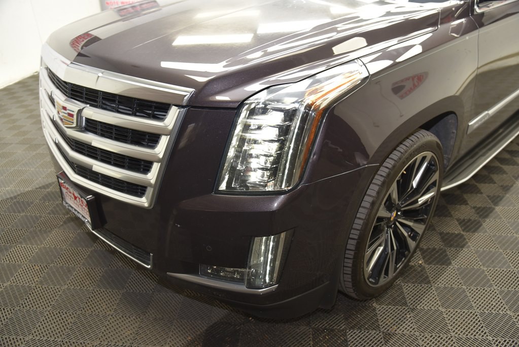2016 Cadillac Escalade Image 9