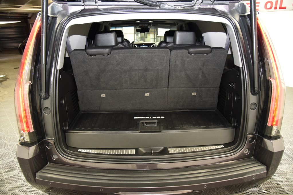 2016 Cadillac Escalade Image 12