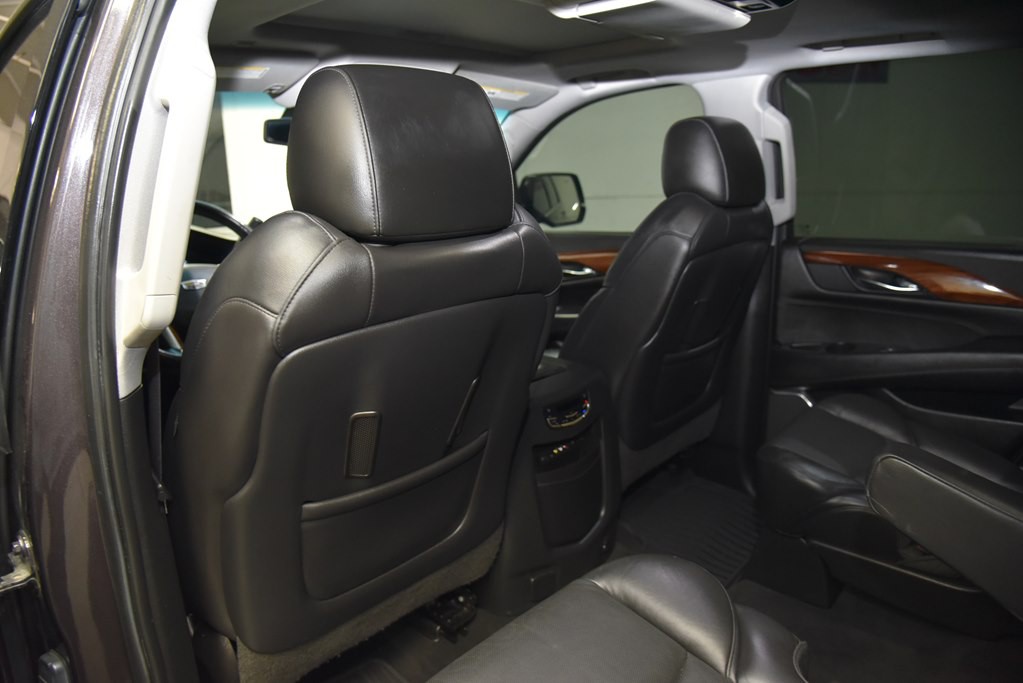 2016 Cadillac Escalade Image 15