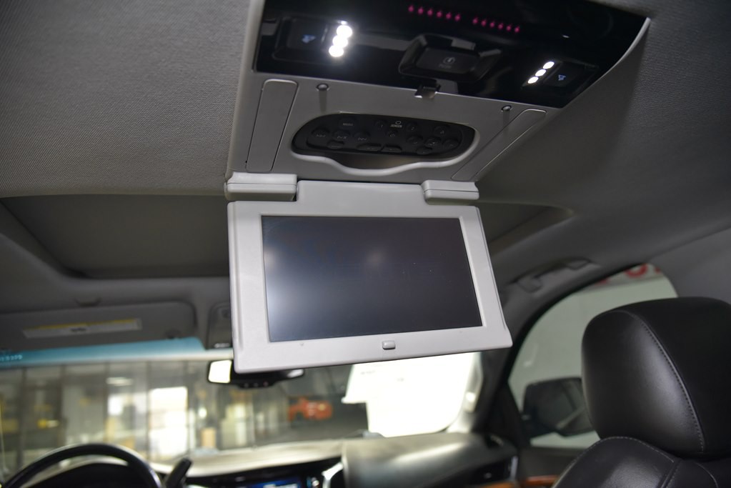 2016 Cadillac Escalade Image 17