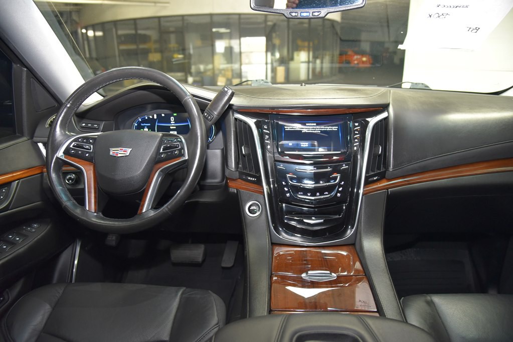 2016 Cadillac Escalade Image 18