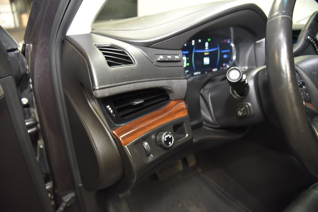 2016 Cadillac Escalade Image 22