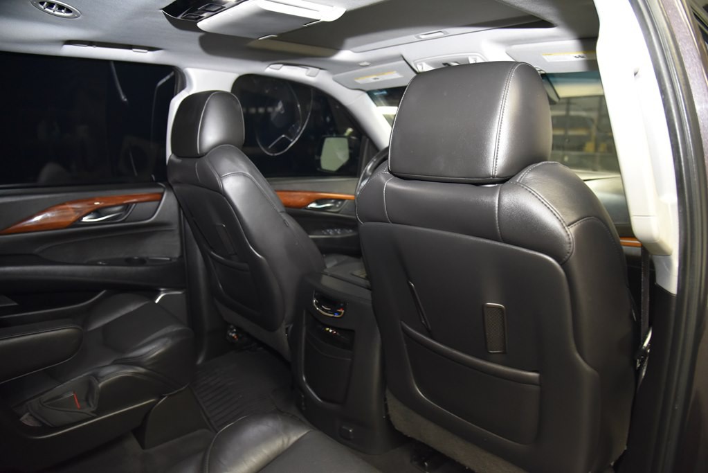 2016 Cadillac Escalade Image 30
