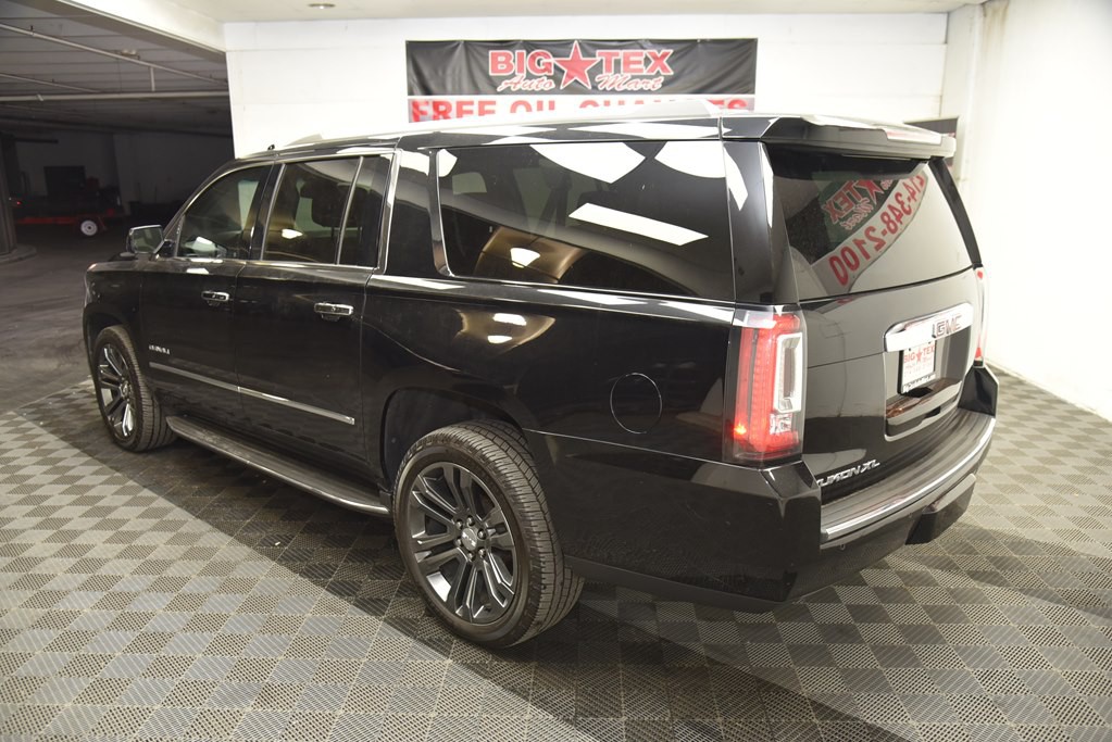 2017 GMC Yukon Image 3