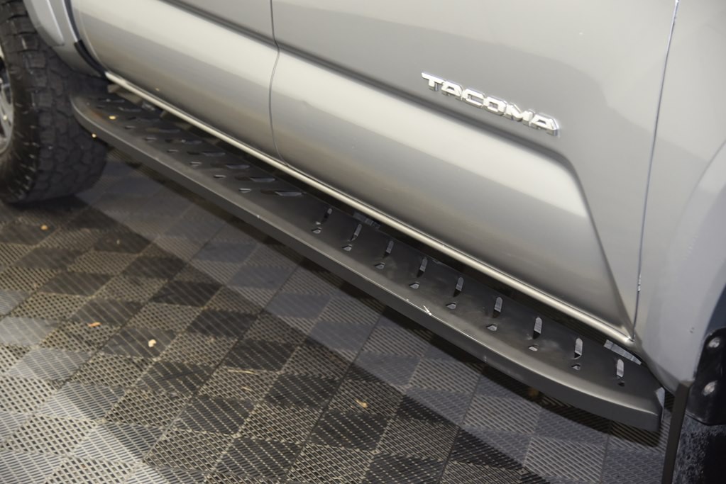 2017 Toyota Tacoma Image 15