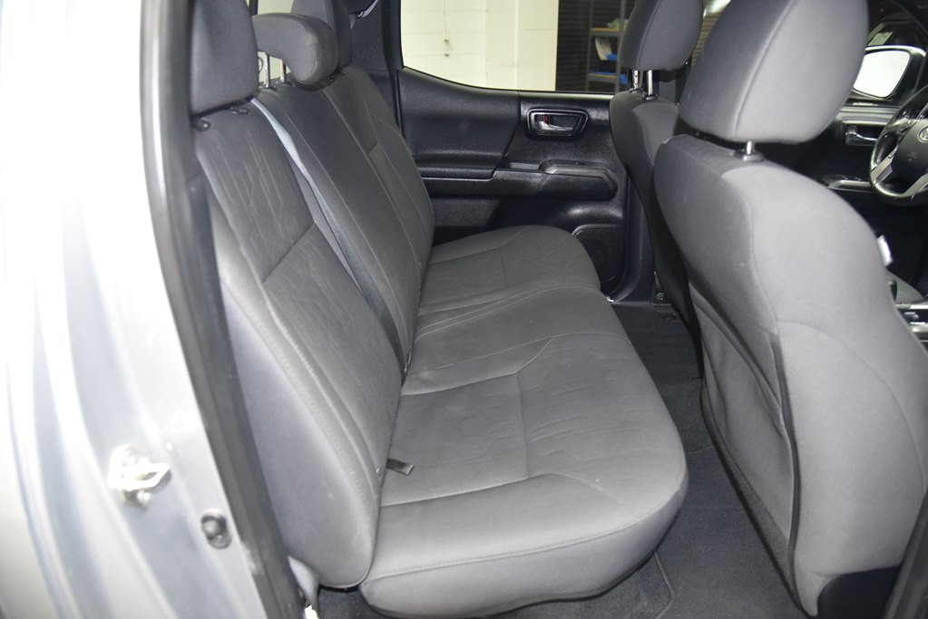 2017 Toyota Tacoma Image 23