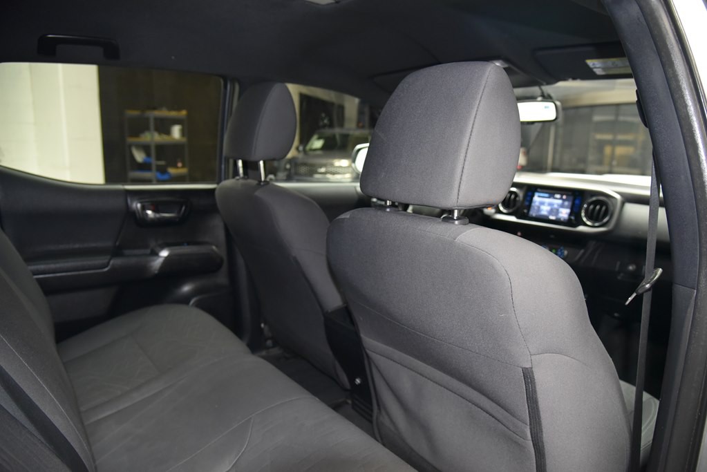 2017 Toyota Tacoma Image 24