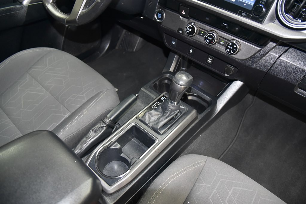 2017 Toyota Tacoma Image 29