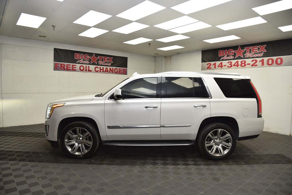 2018 Cadillac Escalade Image 2