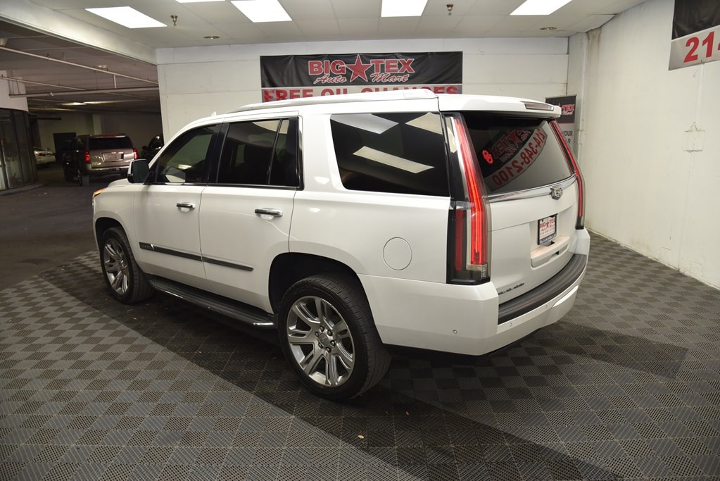 2018 Cadillac Escalade Image 3