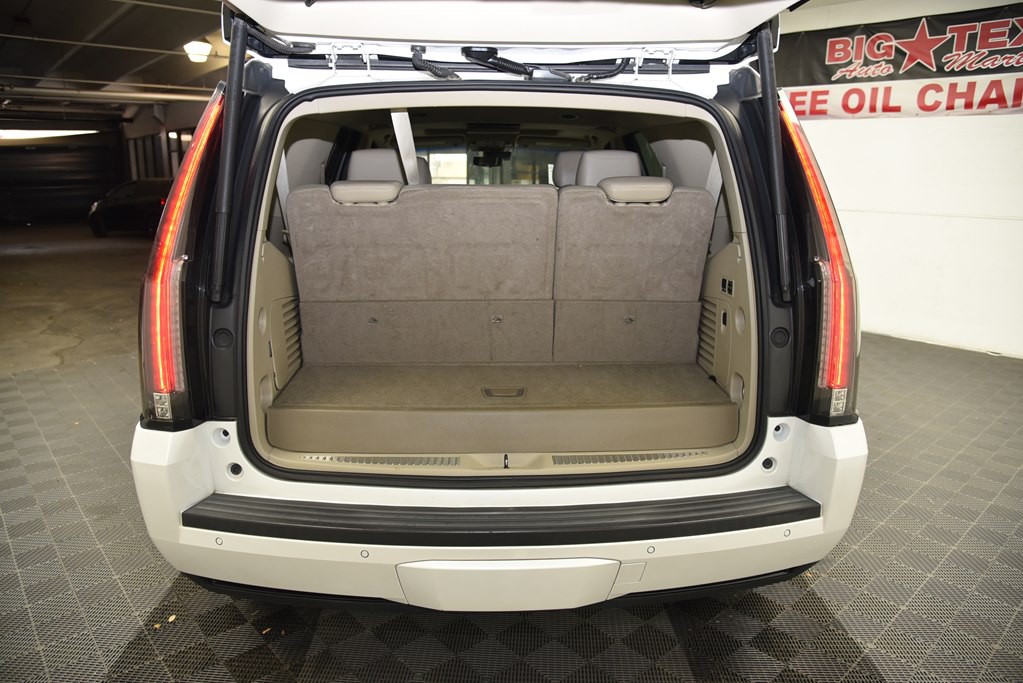 2018 Cadillac Escalade Image 16