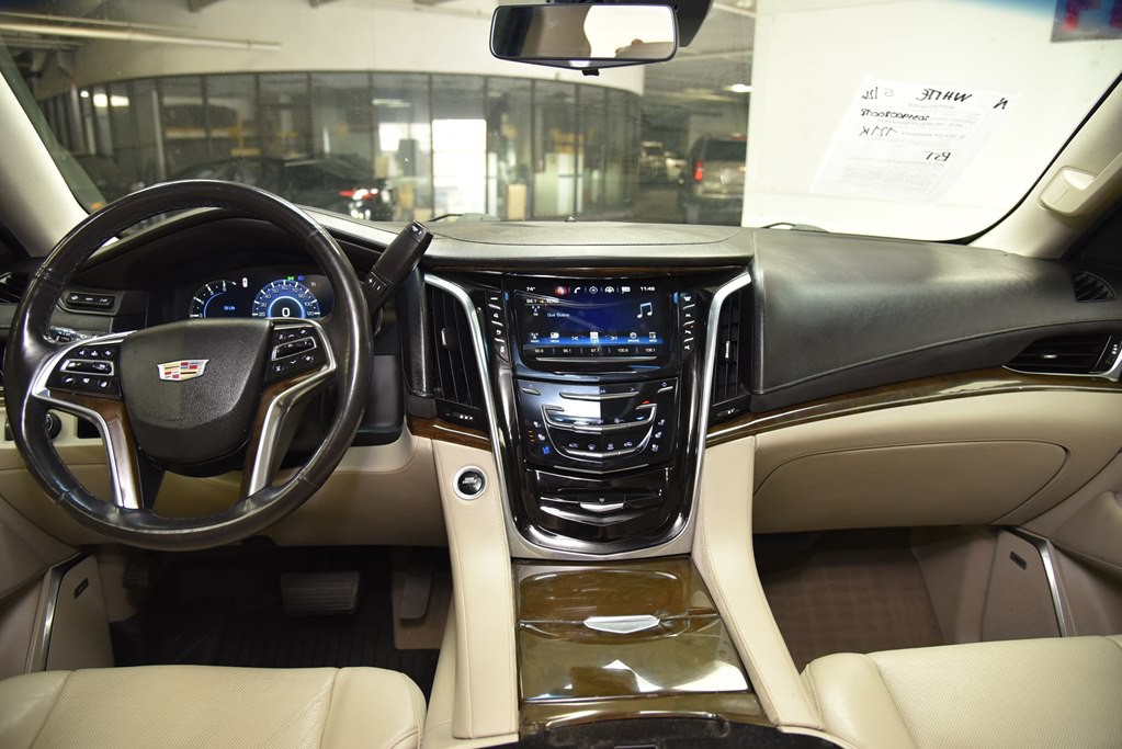 2018 Cadillac Escalade Image 19