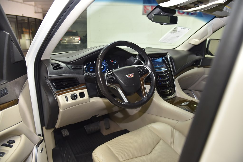 2018 Cadillac Escalade Image 23