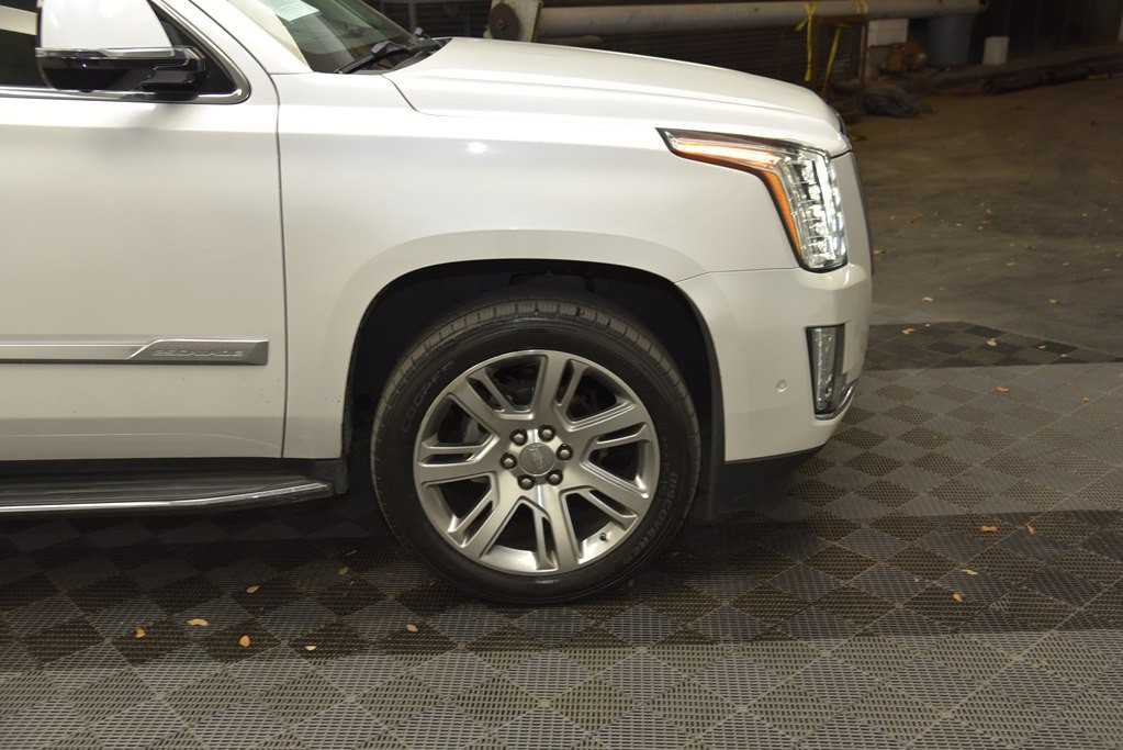 2018 Cadillac Escalade Image 32
