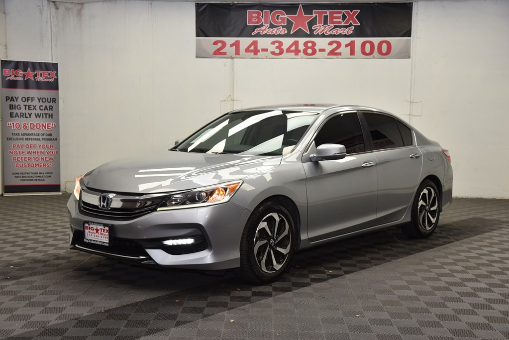 2017 Honda Accord Image 1