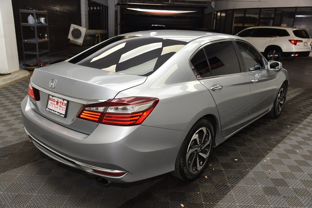 2017 Honda Accord Image 5
