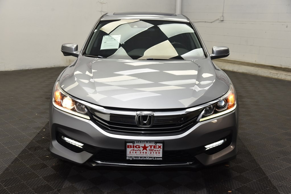 2017 Honda Accord Image 8