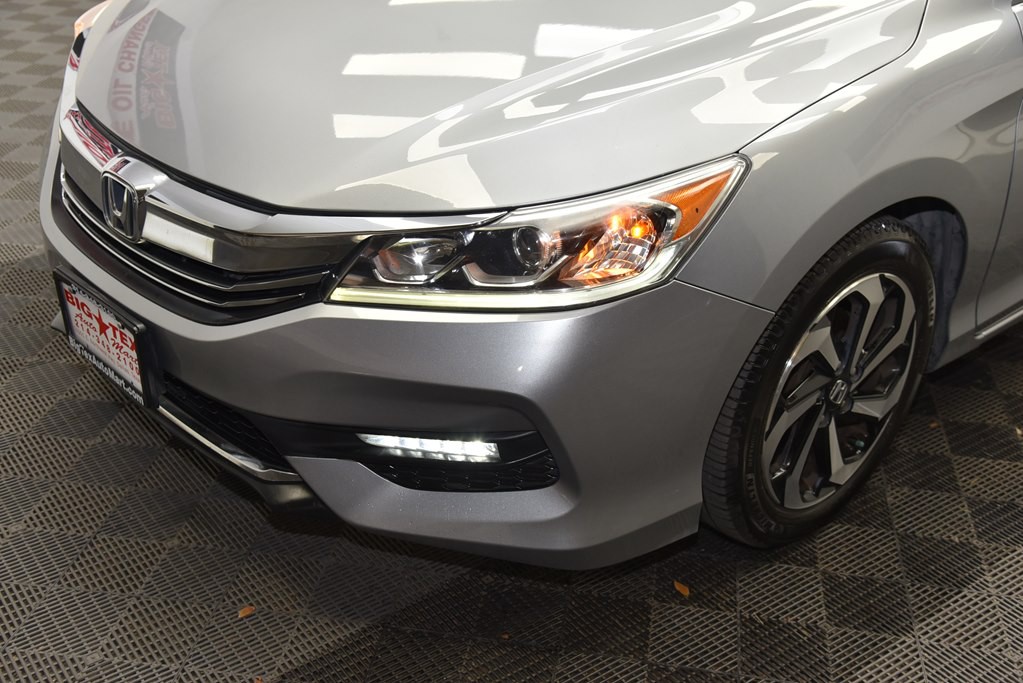 2017 Honda Accord Image 9