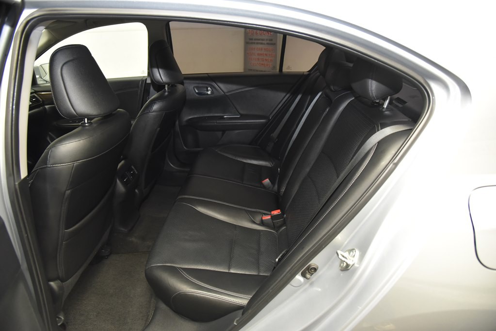2017 Honda Accord Image 12