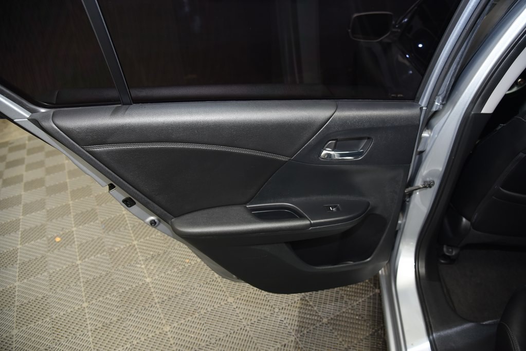 2017 Honda Accord Image 13