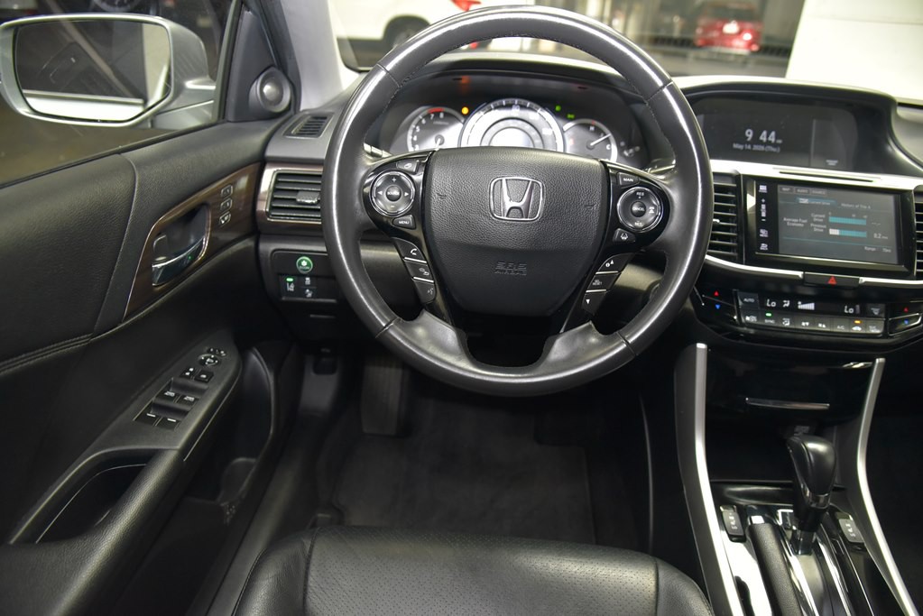 2017 Honda Accord Image 15