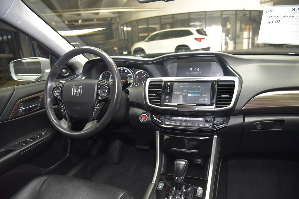 2017 Honda Accord Image 17