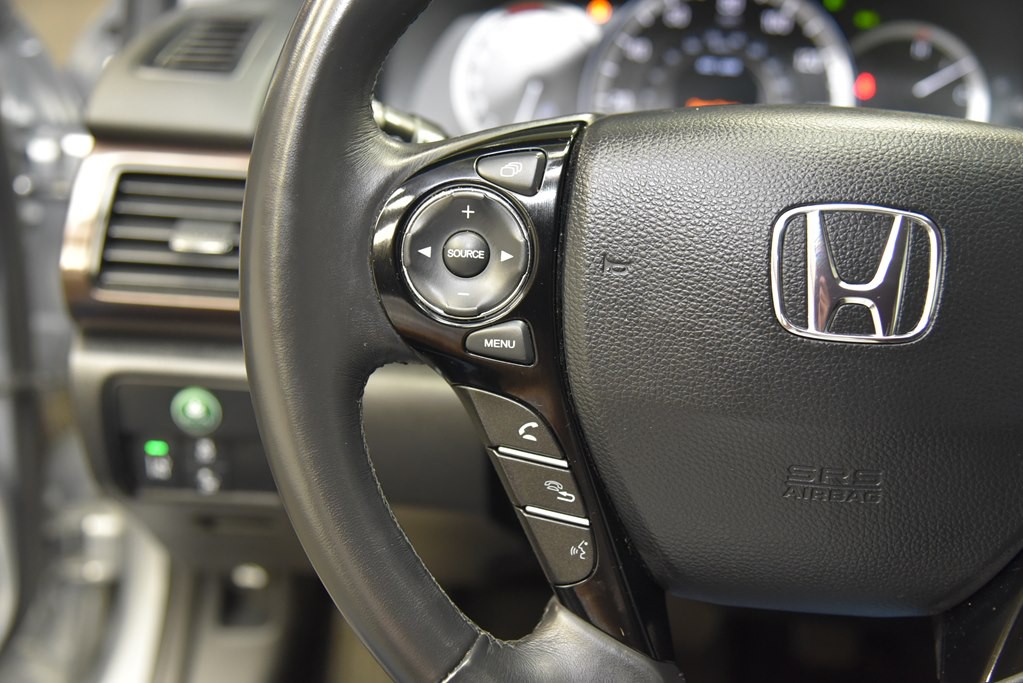 2017 Honda Accord Image 25