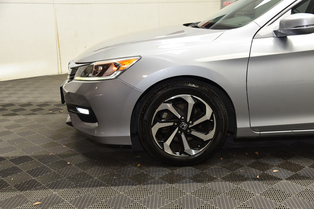 2017 Honda Accord Image 32