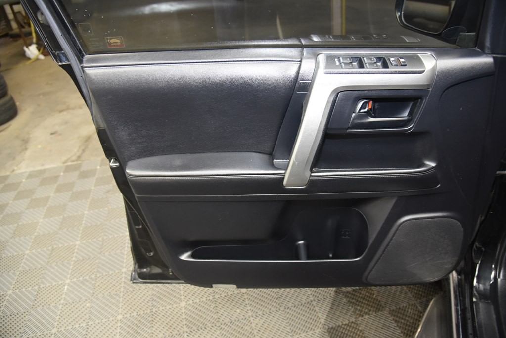 2013 Toyota 4Runner Image 24