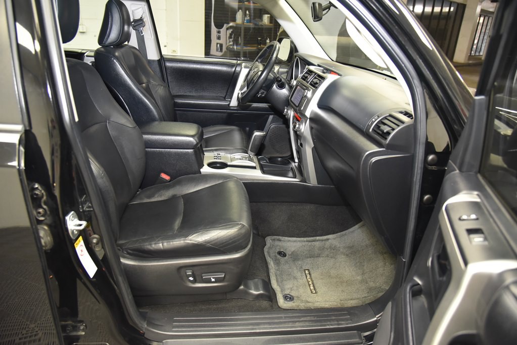 2013 Toyota 4Runner Image 28