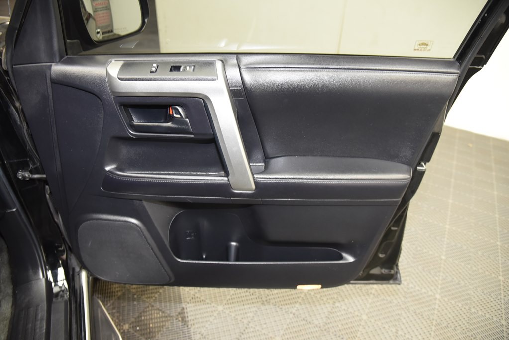 2013 Toyota 4Runner Image 30