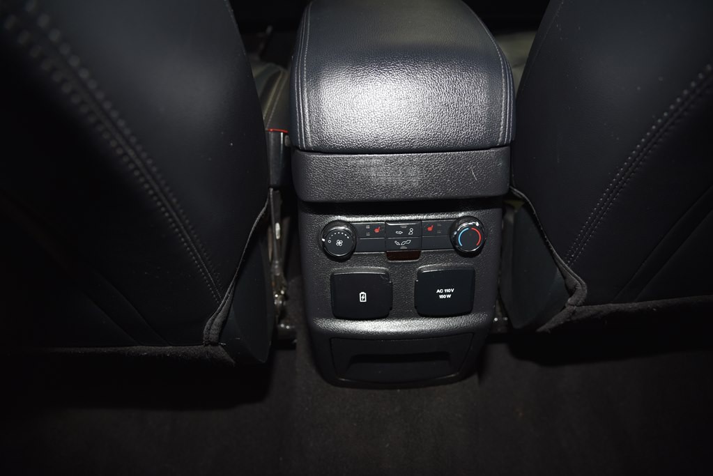 2019 Ford Explorer Image 16