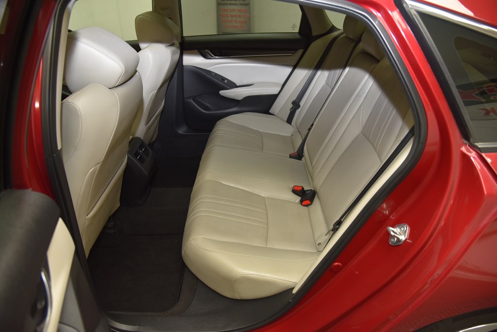 2018 Honda Accord Image 13