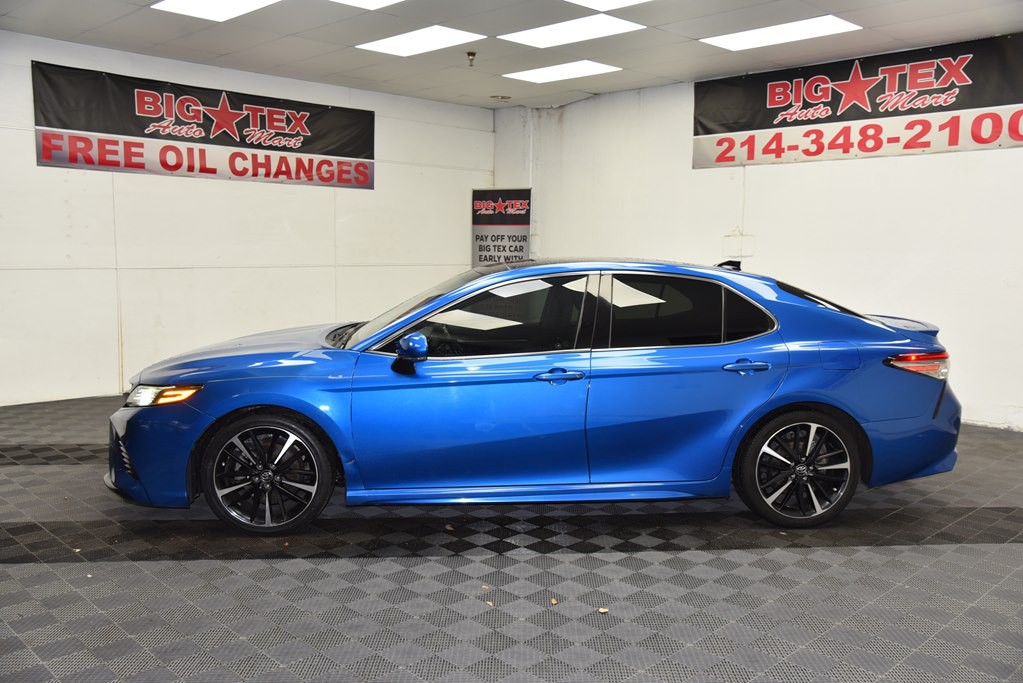 2019 Toyota Camry Image 2