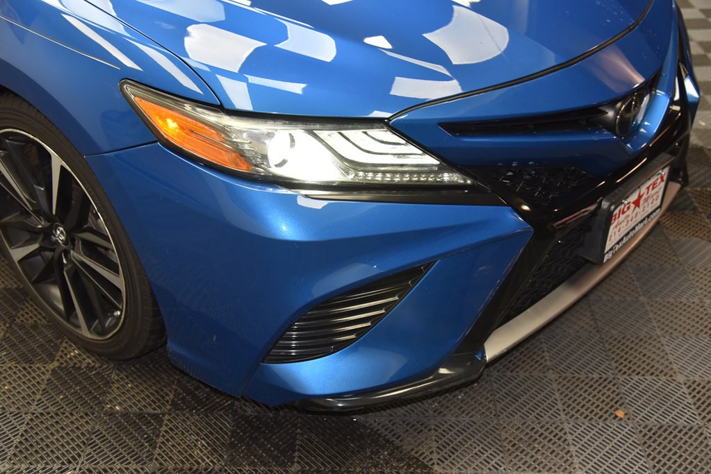 2019 Toyota Camry Image 12