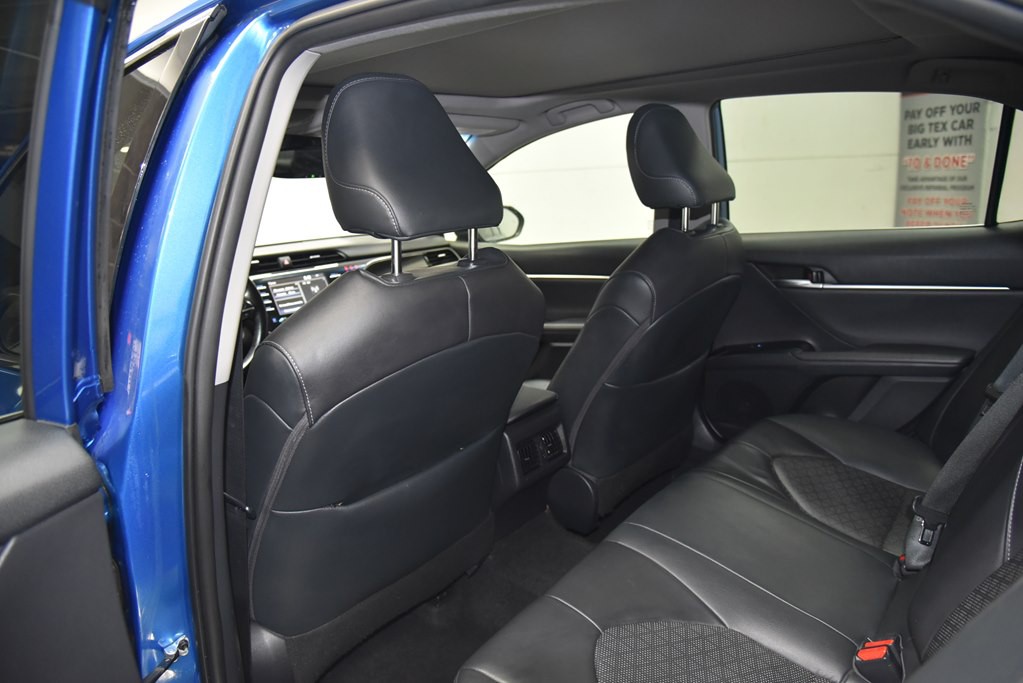 2019 Toyota Camry Image 20
